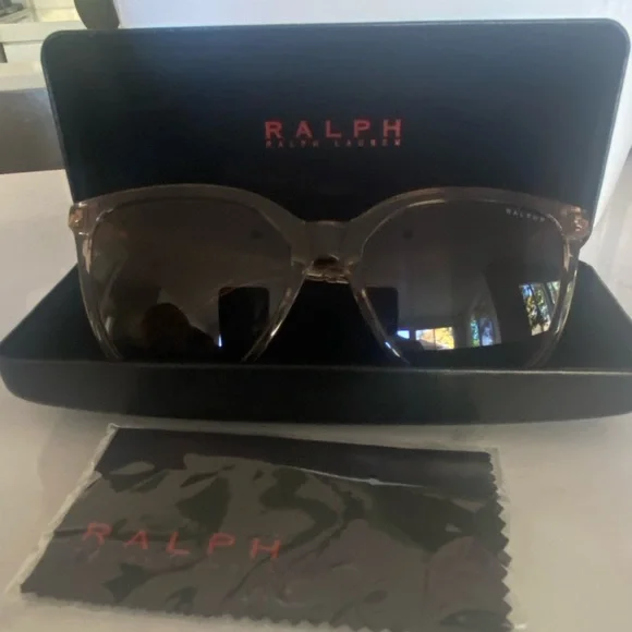 Ralph Lauren Sunglasses RA5328U - Picture 5 of 7